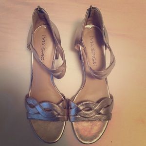 Light gold Via Spiga sandals